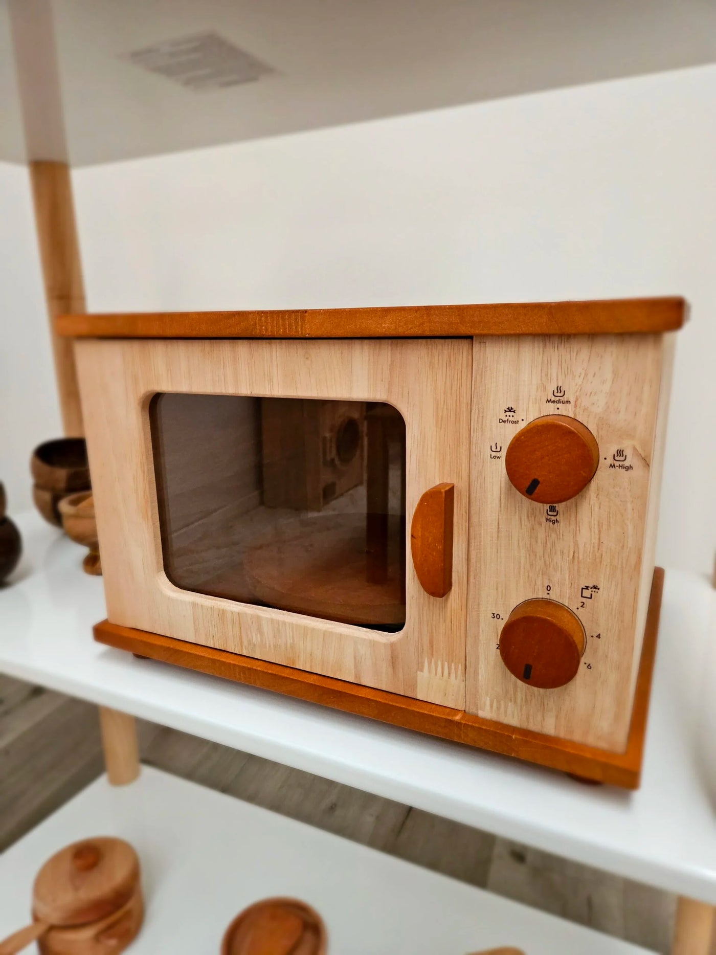 QToys Wooden Microwave Oven