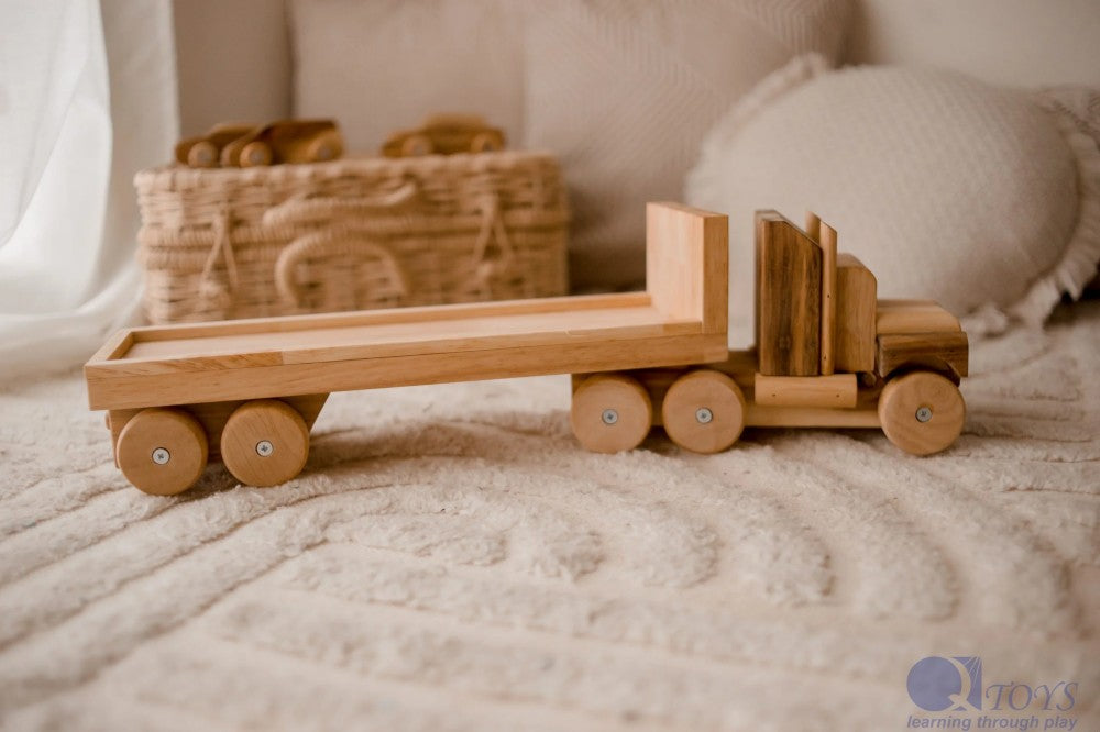 QToys LOG TRUCK